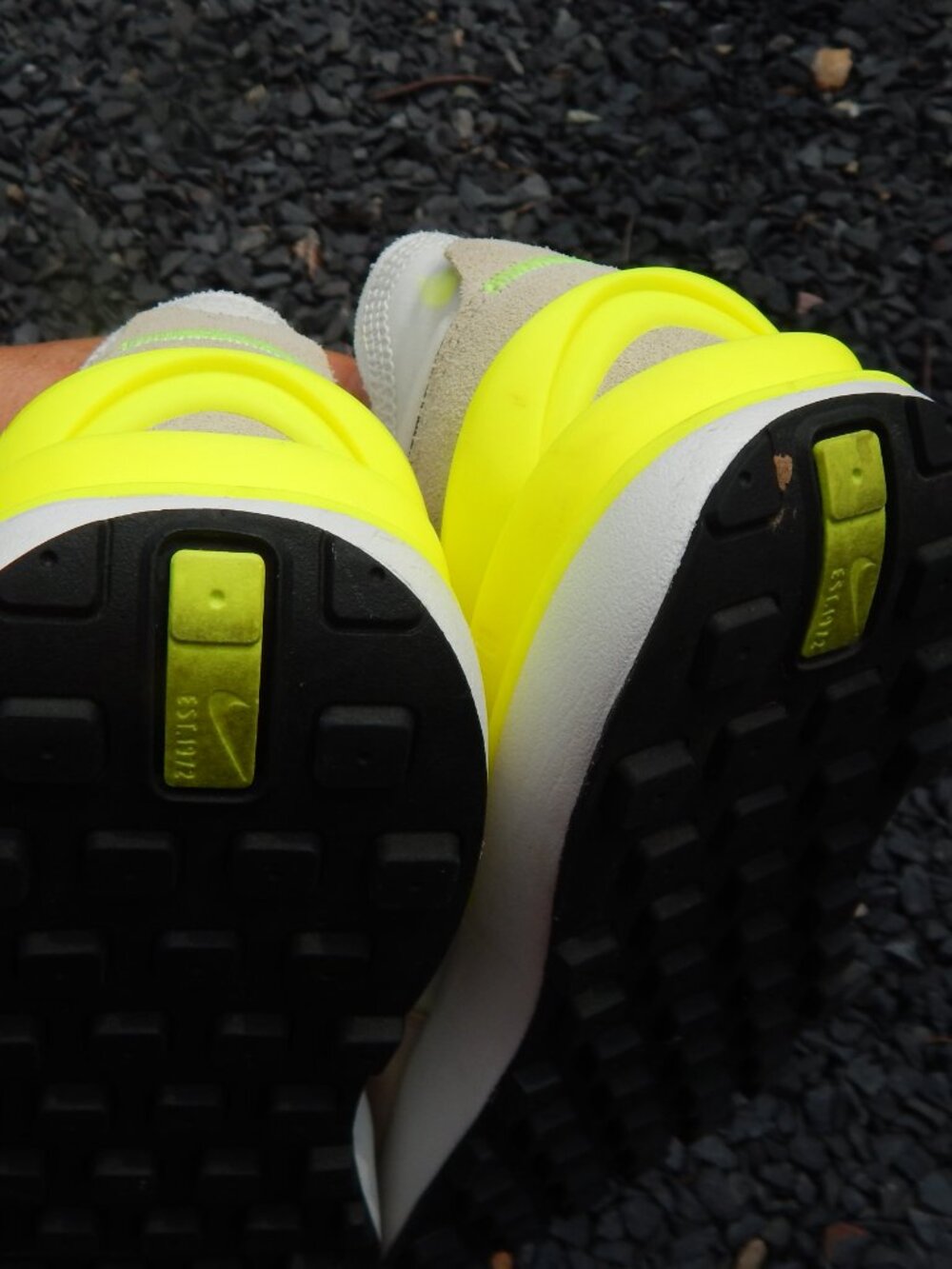 Nike Waffle One Shoes Womens Size 9.5 Yellow Mesh Running Sneakers DN4696-101 - Picture 5 of 7